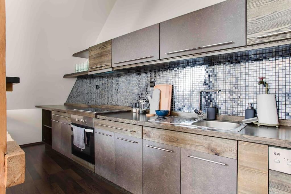 Unique City Centre Duplex, Roof Top Terrace, Castle View Appartamento